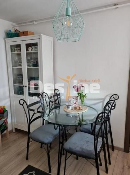 Apartament cu 3 camere decomandat, mobilat în Bucovina