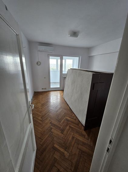 Apartament cu 4 camere decomandat în Obor