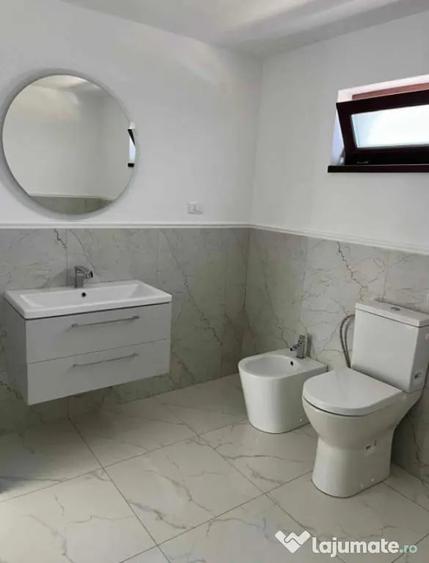 Casă cu 4 camere cu Teren 280 Mp în Central