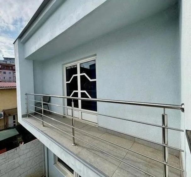 Casă cu 7 camere cu Teren 600 Mp în Șagului