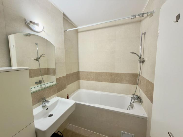 Apartament cu 2 camere decomandat, mobilat în Tractorul