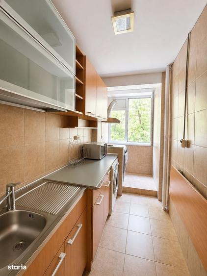 Apartament cu 3 camere în Drumul Taberei