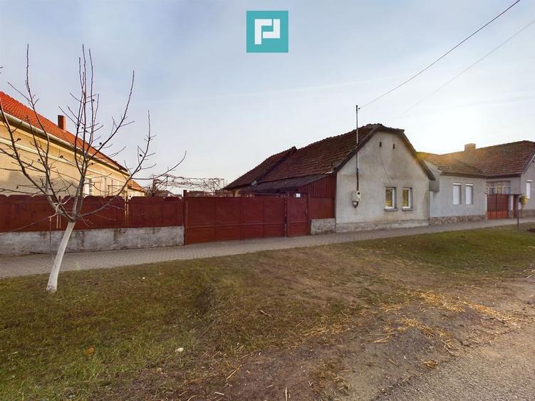 Casă cu 5 camere cu Teren 1680 Mp în Central