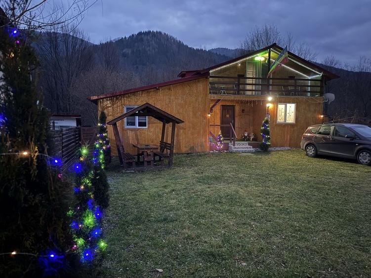Casă cu 4 camere în Tarcău