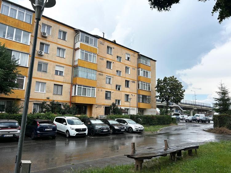 Apartament cu 2 camere semidecomandat în Central