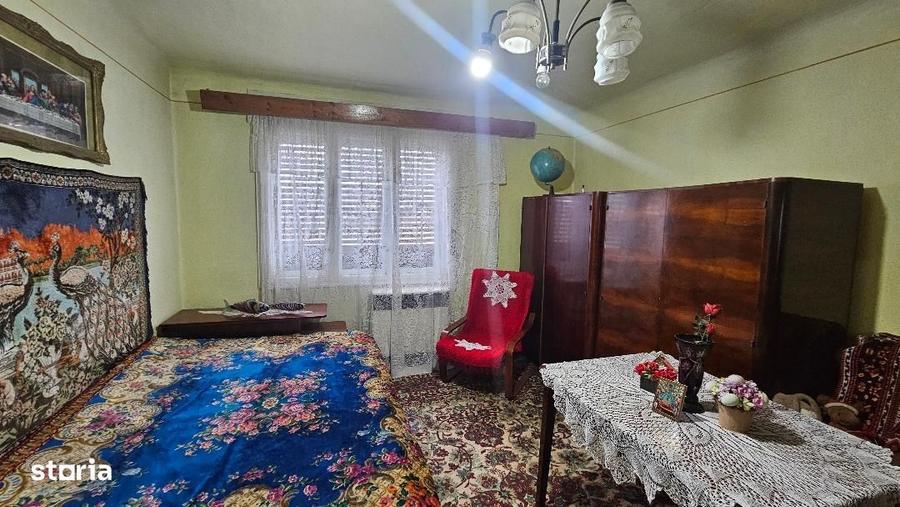 Casă cu 3 camere în Central