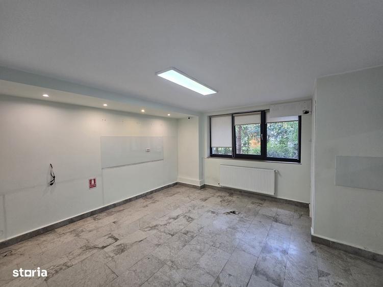 Spațiu comercial, de 48 mp, în Central