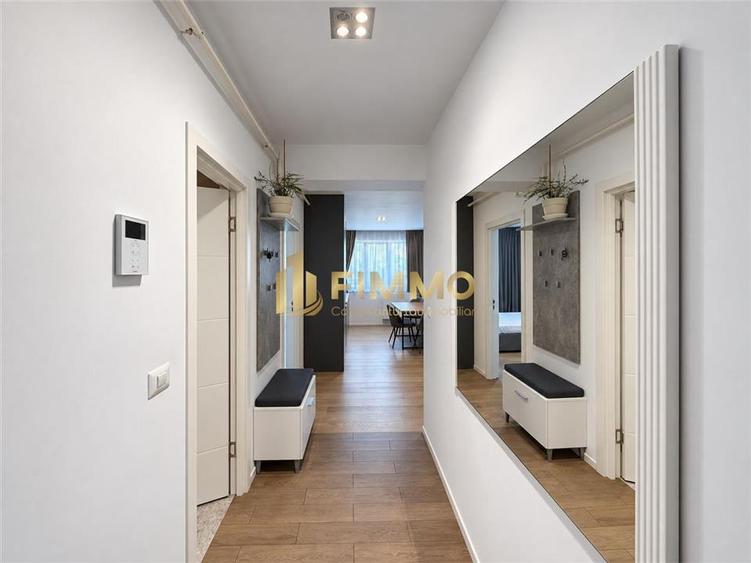 Apartament cu 3 camere semidecomandat, mobilat în Central