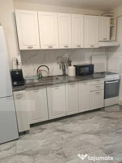Apartament cu 2 camere semidecomandat în Dâmbovița