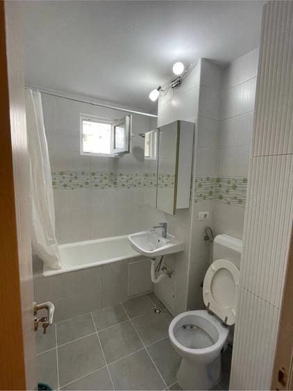 Apartament cu 2 camere decomandat în Precista