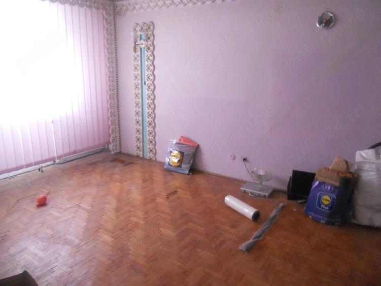 Apartament cu 3 camere decomandat în Dărmănești