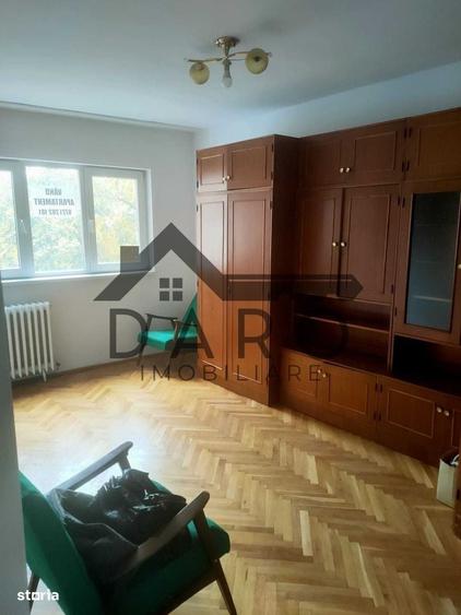 Apartament cu 3 camere decomandat în Central