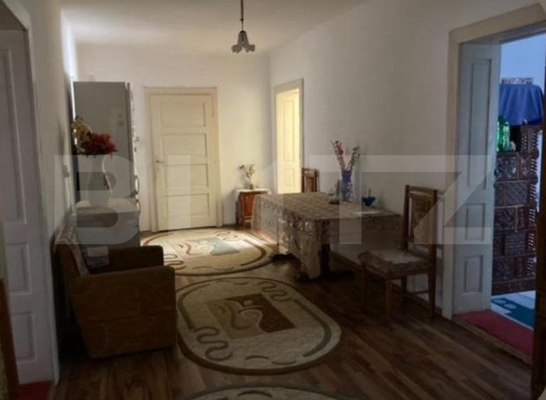 Casă individuală cu 6 camere cu Canalizare în Exterior Vest