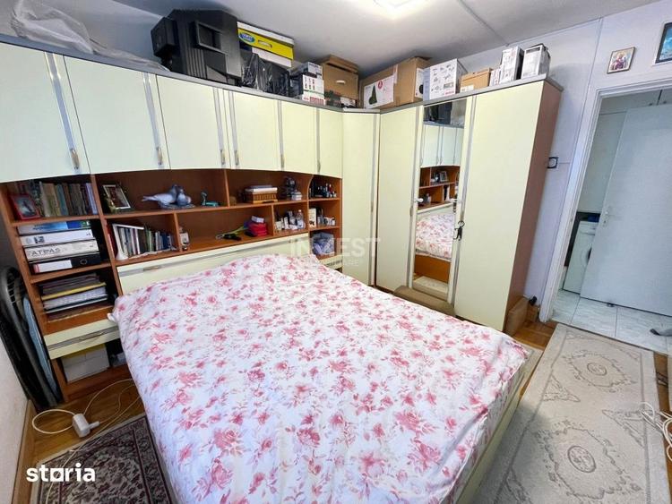 Apartament cu 3 camere semidecomandat în Podu Roș