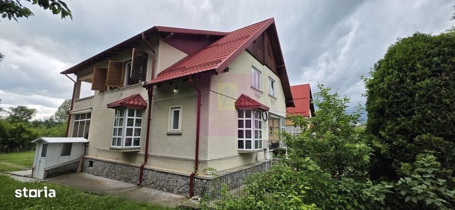 Casă cu 4 camere în Central
