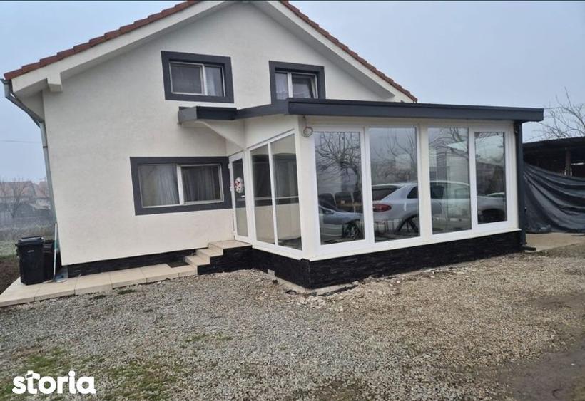 Casă cu 3 camere cu Teren 140 Mp în Dragomirești