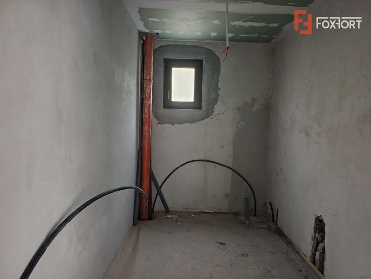 Casă individuală cu 5 camere cu Teren 747 Mp în Sânandrei