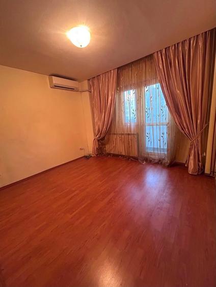 Apartament cu 2 camere semidecomandat în Văcăresti