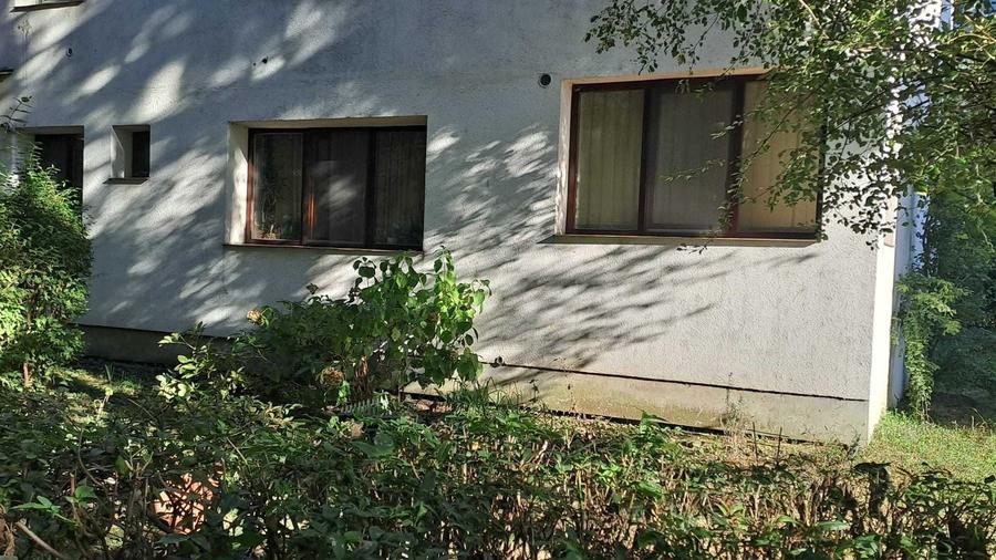 Apartament cu 2 camere semidecomandat în Dâmbu Pietros