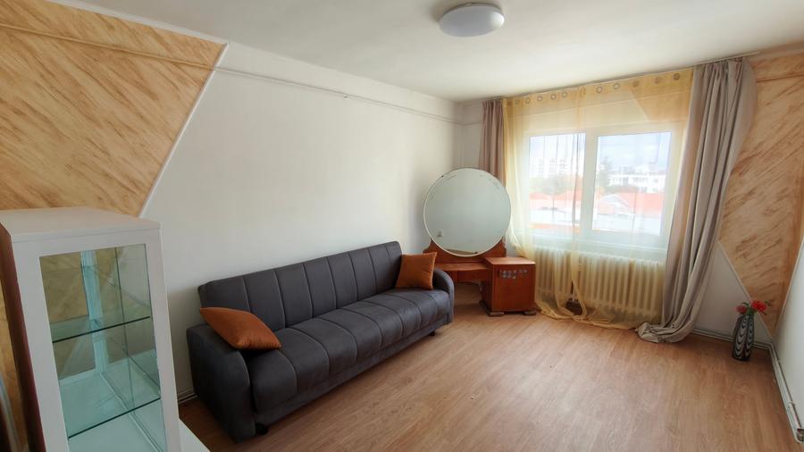 Apartament cu 3 camere semidecomandat în Mănăștur