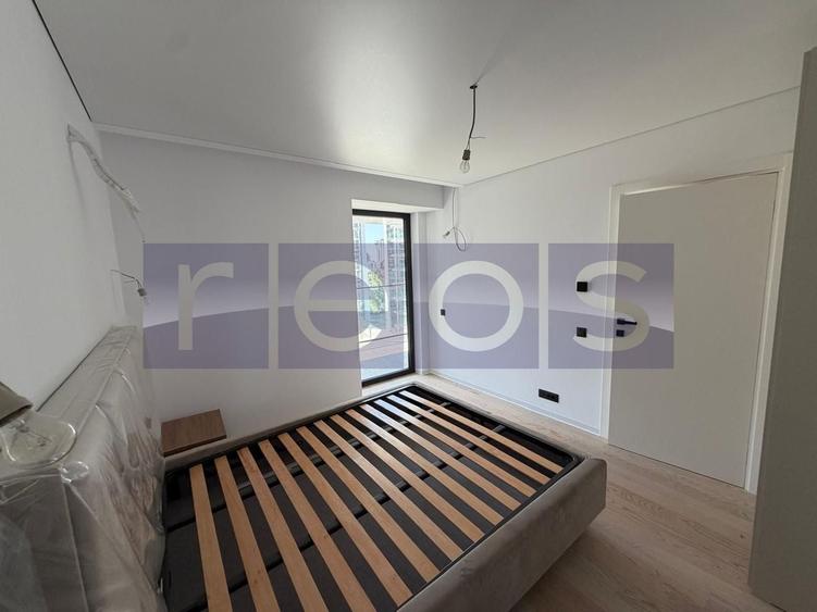 Apartament cu 3 camere decomandat, mobilat în Barbu Văcărescu