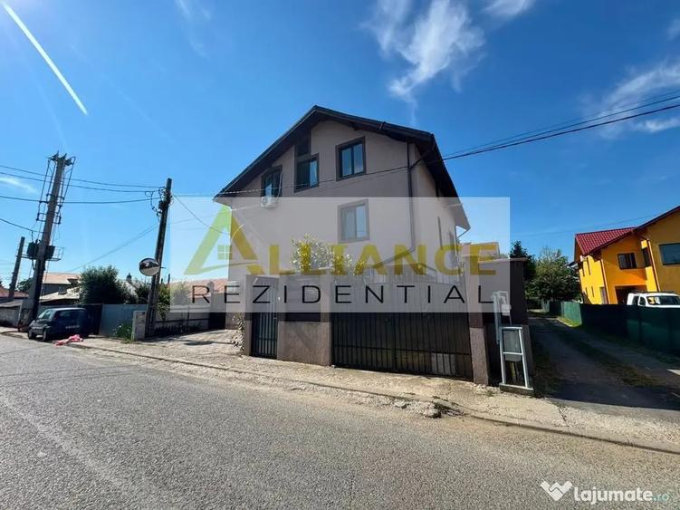 Casă cu 7 camere cu Teren 400 Mp în Central