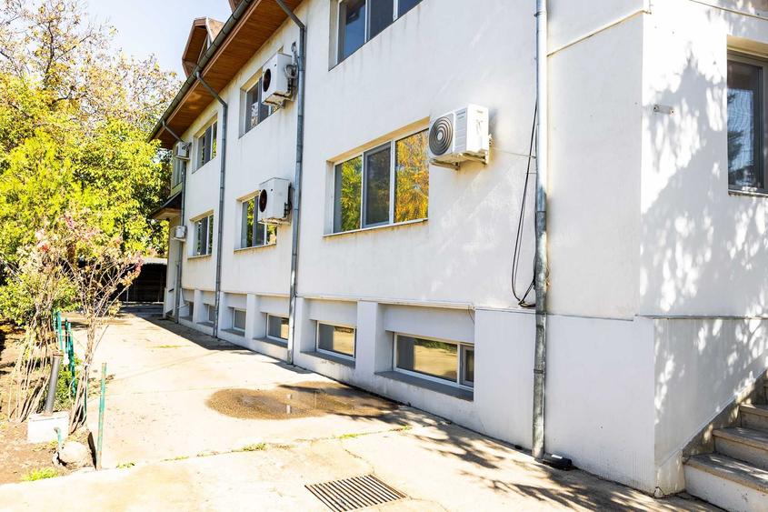 Spațiu comercial, de 900 mp, în Central