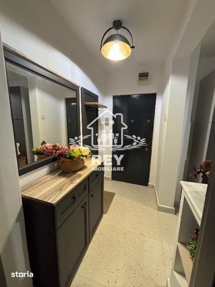 Apartament cu 3 camere, mobilat în Sub Arini