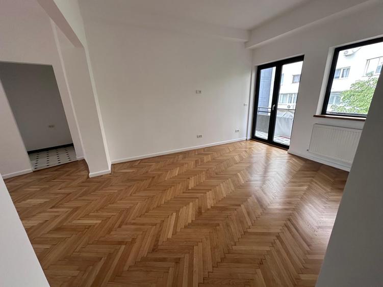Apartament cu 3 camere în P-ța Romană — fotografia 3