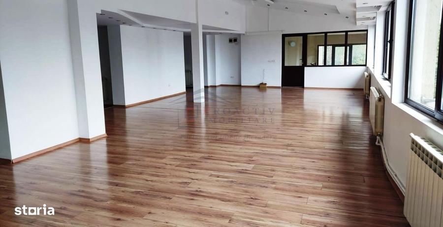 Spațiu comercial, de 1,181 mp, în Roșu