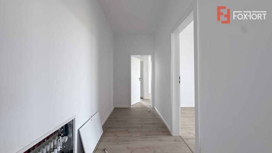 Comision 0% Apartament de vanzare, 3 camere + terasa de 15,62 mp Mosnita - 13
