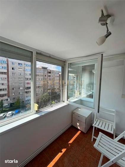 Apartament cu 3 camere decomandat în Est