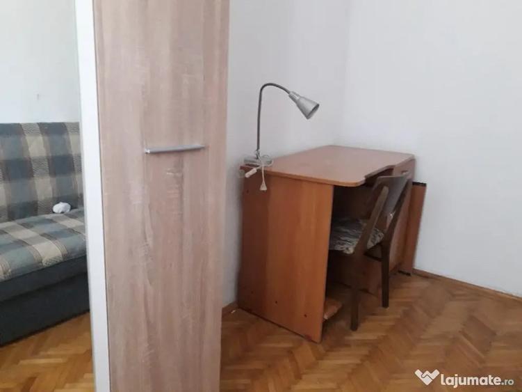 Apartament cu 3 camere semidecomandat în George Enescu