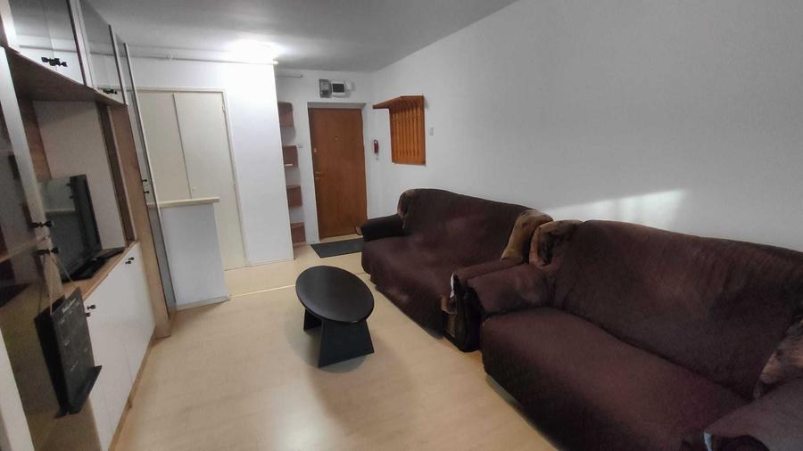 Apartament cu 3 camere decomandat în Drumul Taberei