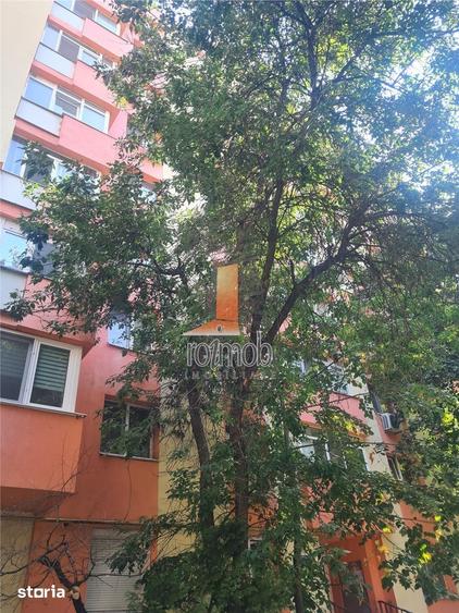 Apartament cu 2 camere decomandat, mobilat în Tei