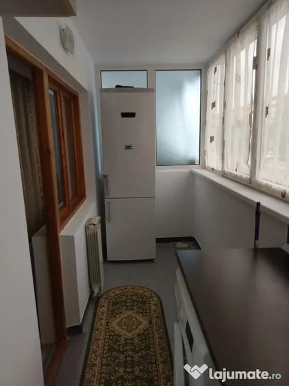 Apartament cu 3 camere decomandat în Ștefan cel Mare