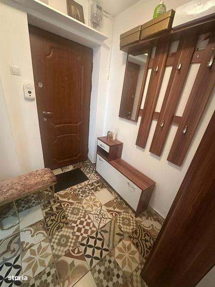 Apartament cu 3 camere semidecomandat, mobilat în Sala Palatului