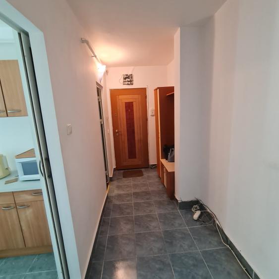 Garsonieră decomandată în Trivale