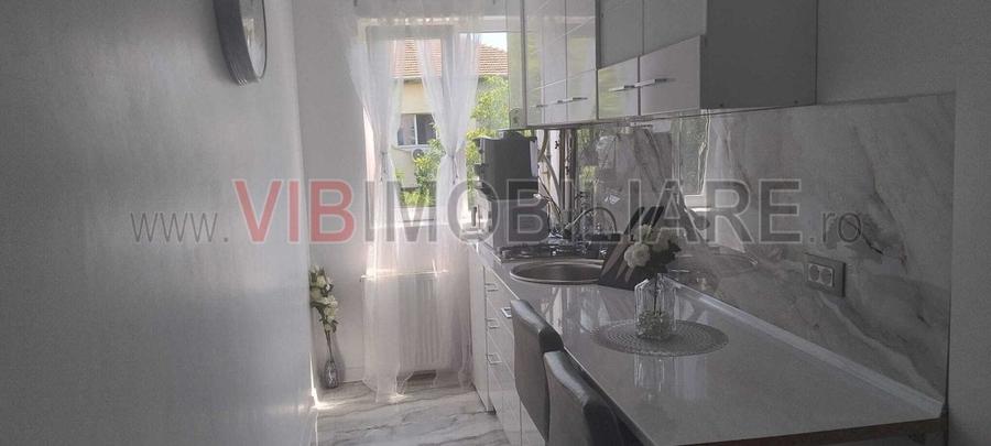 Apartament cu 3 camere semidecomandat în Spitalul Județean