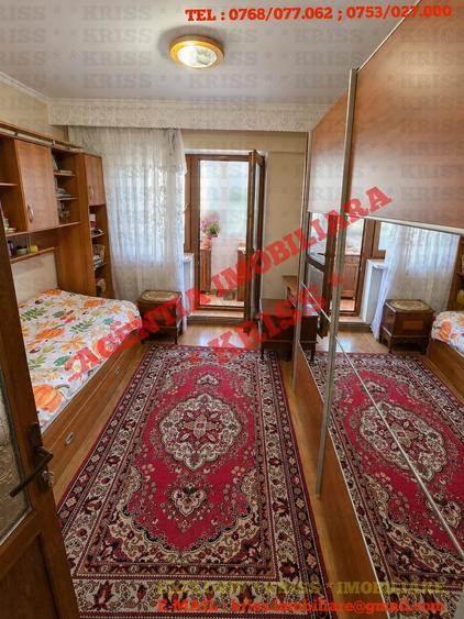 Apartament cu 3 camere decomandat în Popa Șapcă