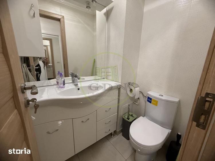 Apartament cu 3 camere decomandat, mobilat în Rovine