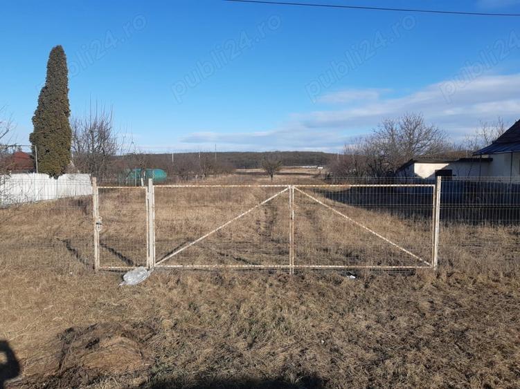 Teren de 7200 mp, în Central