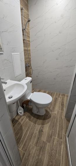 Apartament cu 36 camere decomandat în Punctele Cardinale