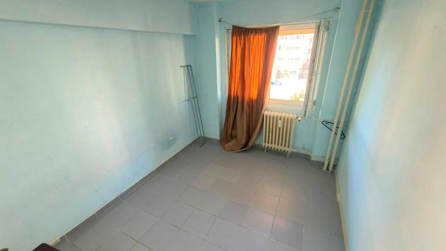 Apartament cu 3 camere decomandat în Dobroești