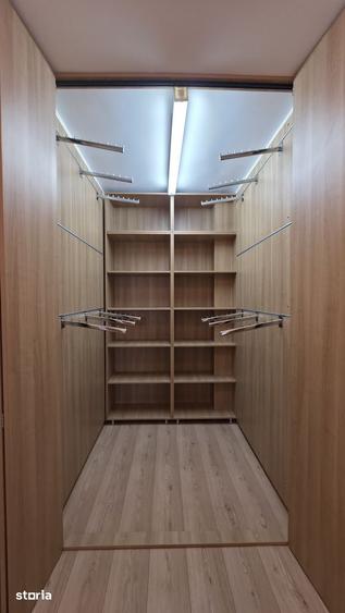 Apartament cu 4 camere în Văcăresti