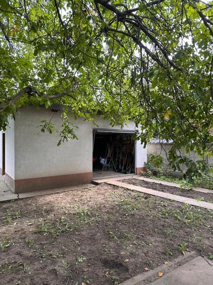 Casă individuală cu 5 camere cu Canalizare în Central