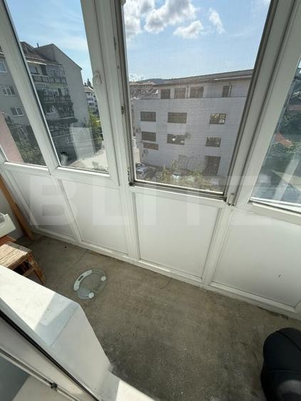 Apartament cu 2 camere nedecomandat, mobilat în Central