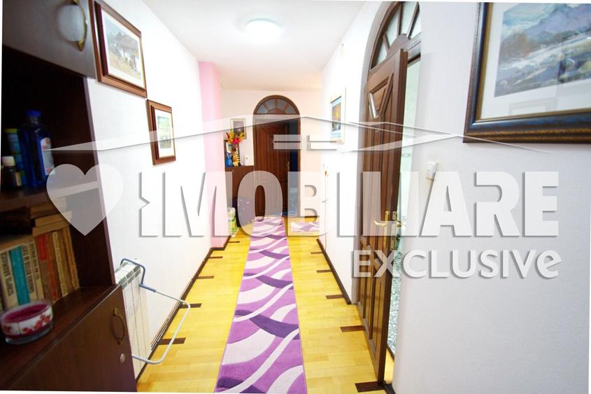 Casă individuală cu 8 camere cu Teren 1174 Mp în Șagului