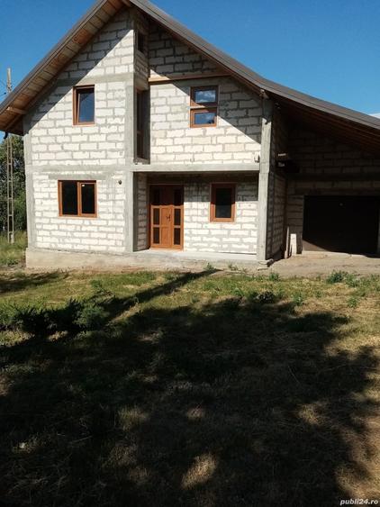 Casă cu 6 camere cu Teren 1550 Mp în Voinești