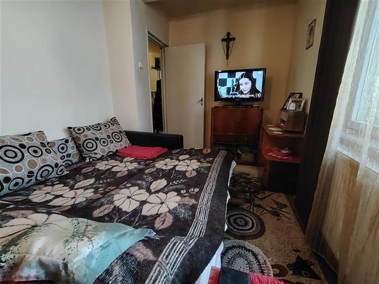Apartament cu 4 camere decomandat, mobilat în Vest